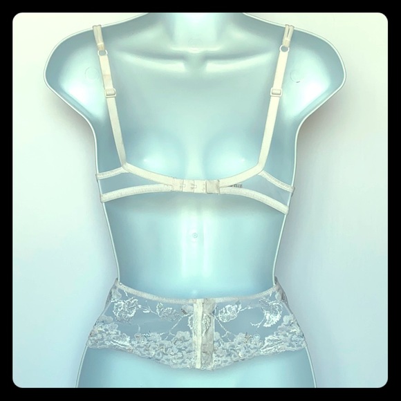 Made in Italy 🇮🇹 White Lace Bustier - Picture 2 of 7